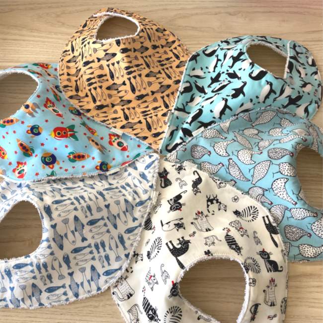 RHAPSO Couture, la commande personnalisée d'Isa L - bavoirs RHAPSO Couture, la commande personnalisée d'Isa L - bavoirs