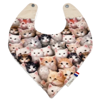Rhapso Couture : bavoir bandana bébé, motif chatons