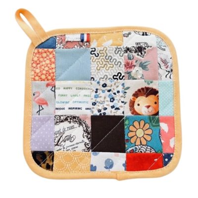 Rhapso Couture : univers de la cuisine, manique carrée, patchwork lion