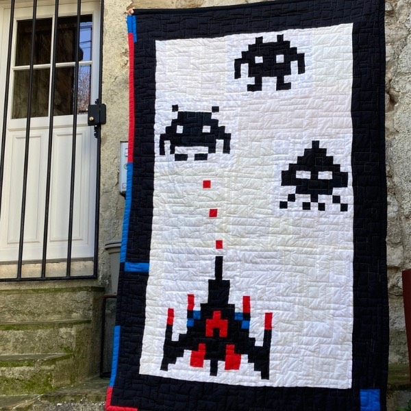 Rhapso Couture : univers linge de maison, plaid Space Invaders de Pierre