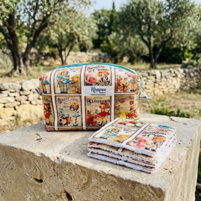 Rhapso couture lingettes lavables démaquillantes coton imprimé oekotex standard 100 éponge de bambou velours bio motif petites filles vintage et sa trousse assortie